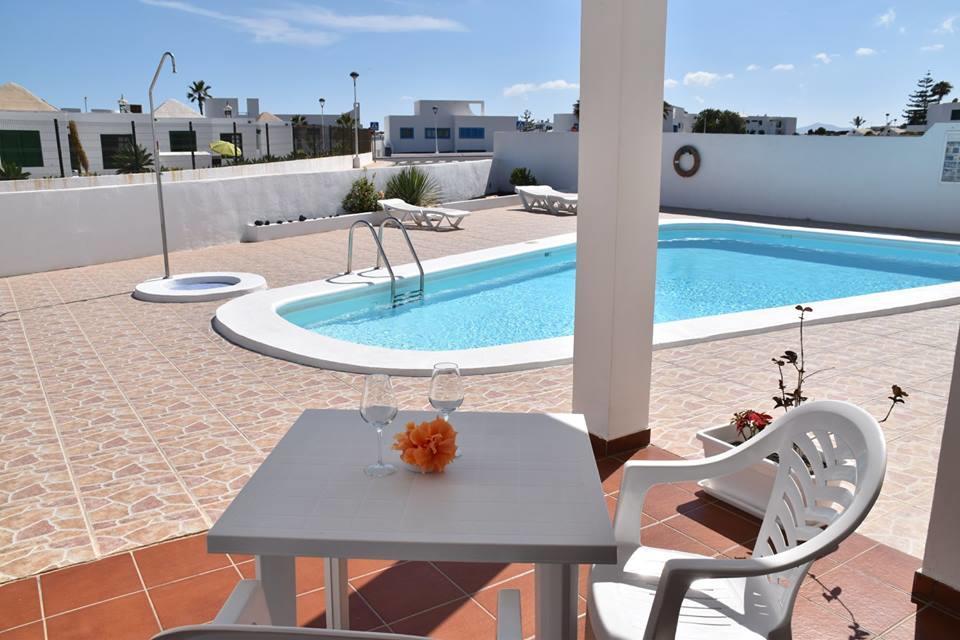 Tías Alhambra Apartamentos מראה חיצוני תמונה